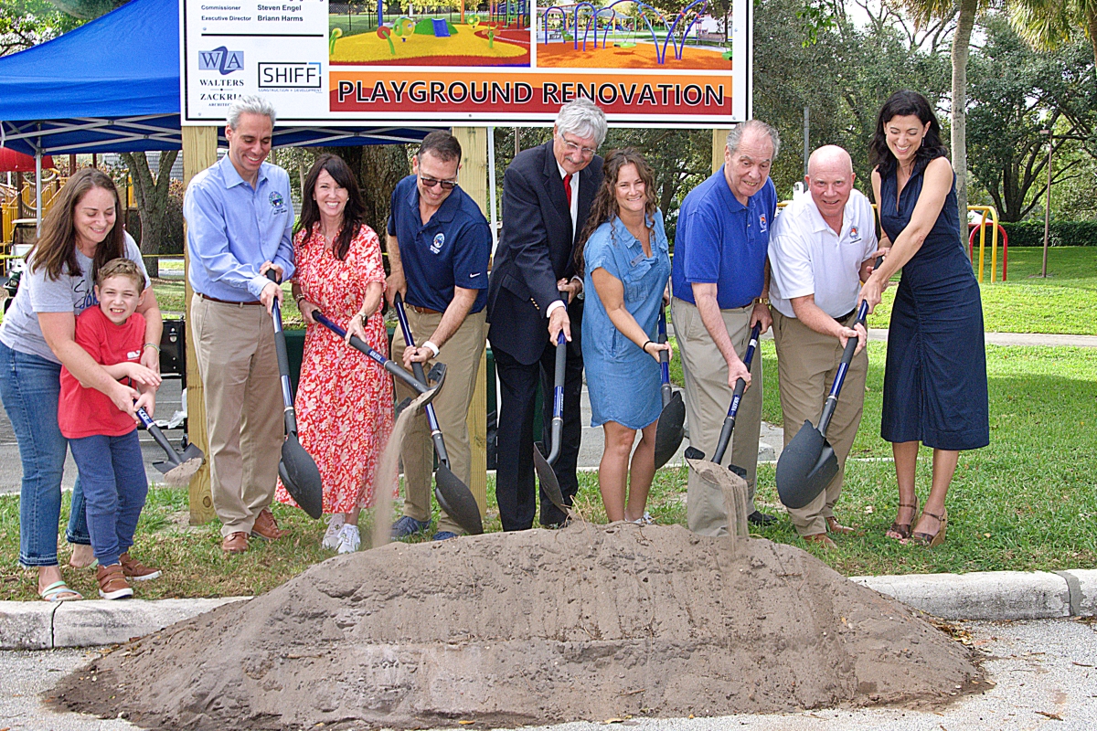 Group photo of the ground breaking